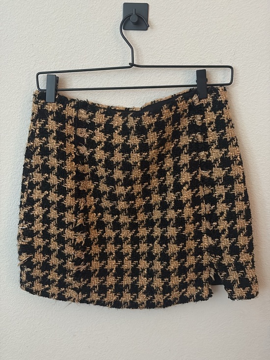 Zara Dresses & Skirts - Zara Black and Tan Houndstooth Tweed Mini Skirt